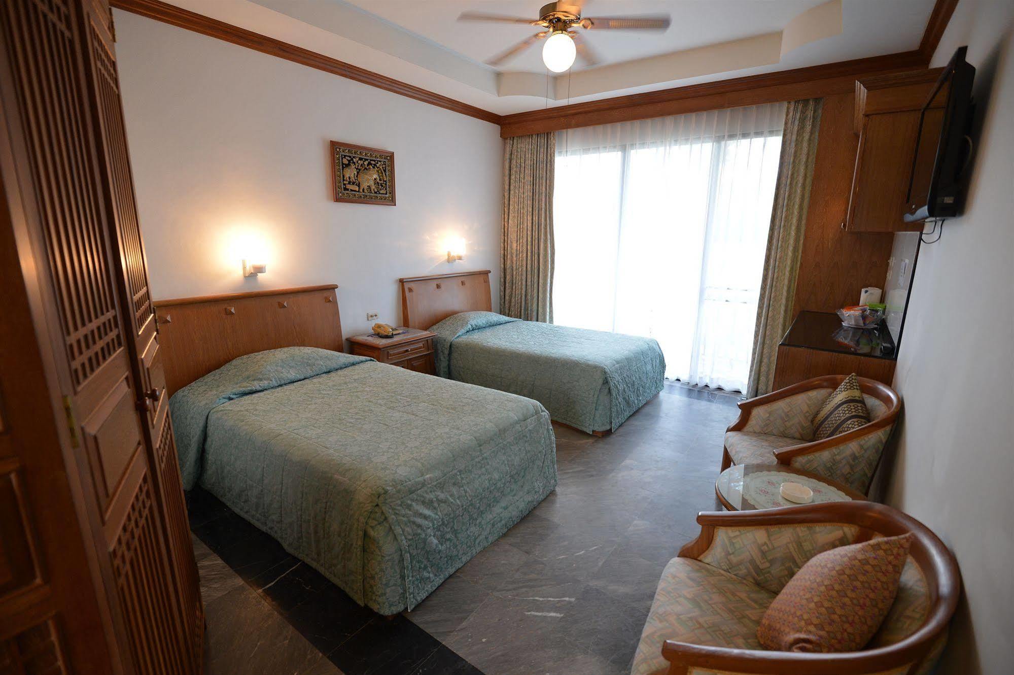 Tempat peranginan In On The Phuket