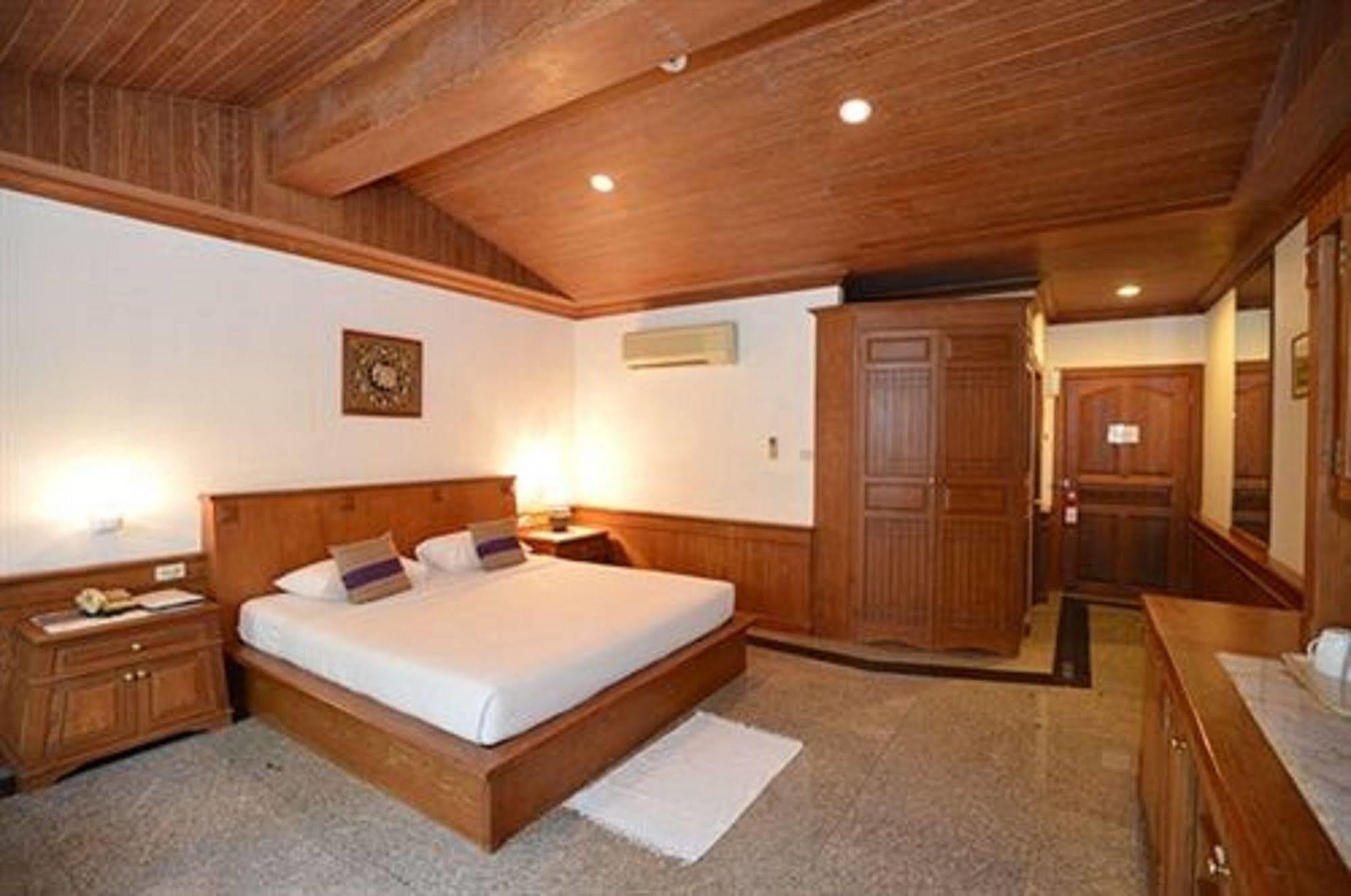 In On The Tempat peranginan