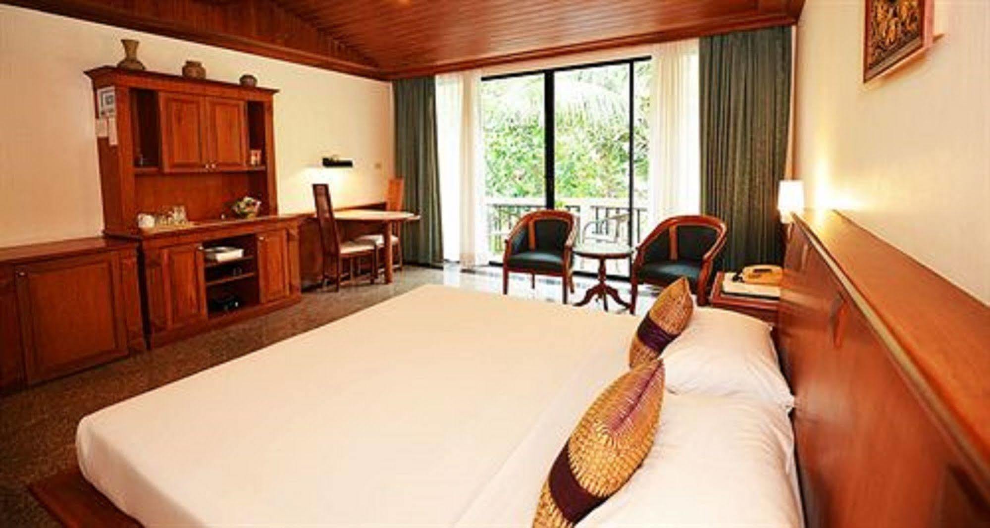 Tempat peranginan In On The Phuket